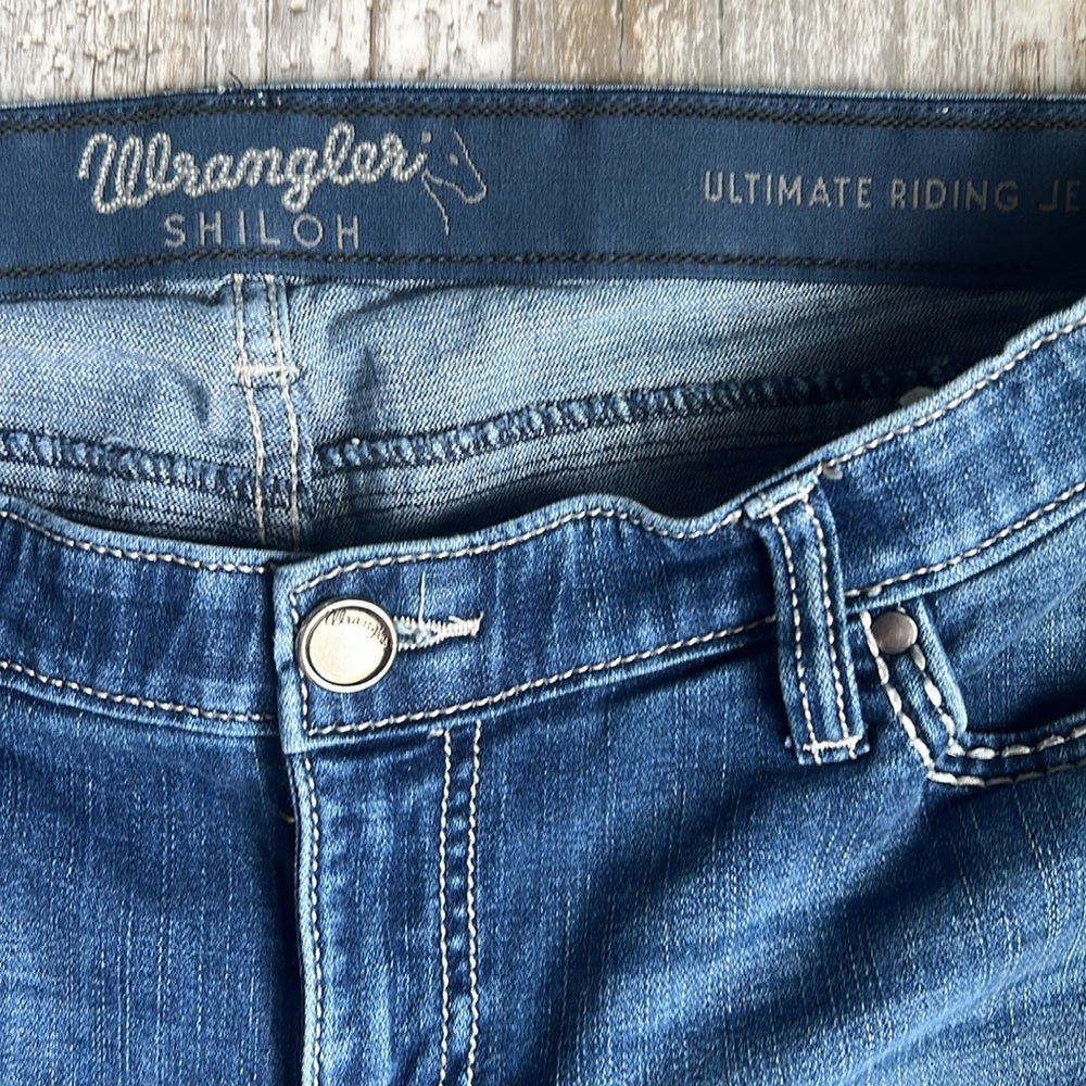 Wrangler jeans size 11x32.